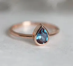 Esperanza Alexandrite Ring
