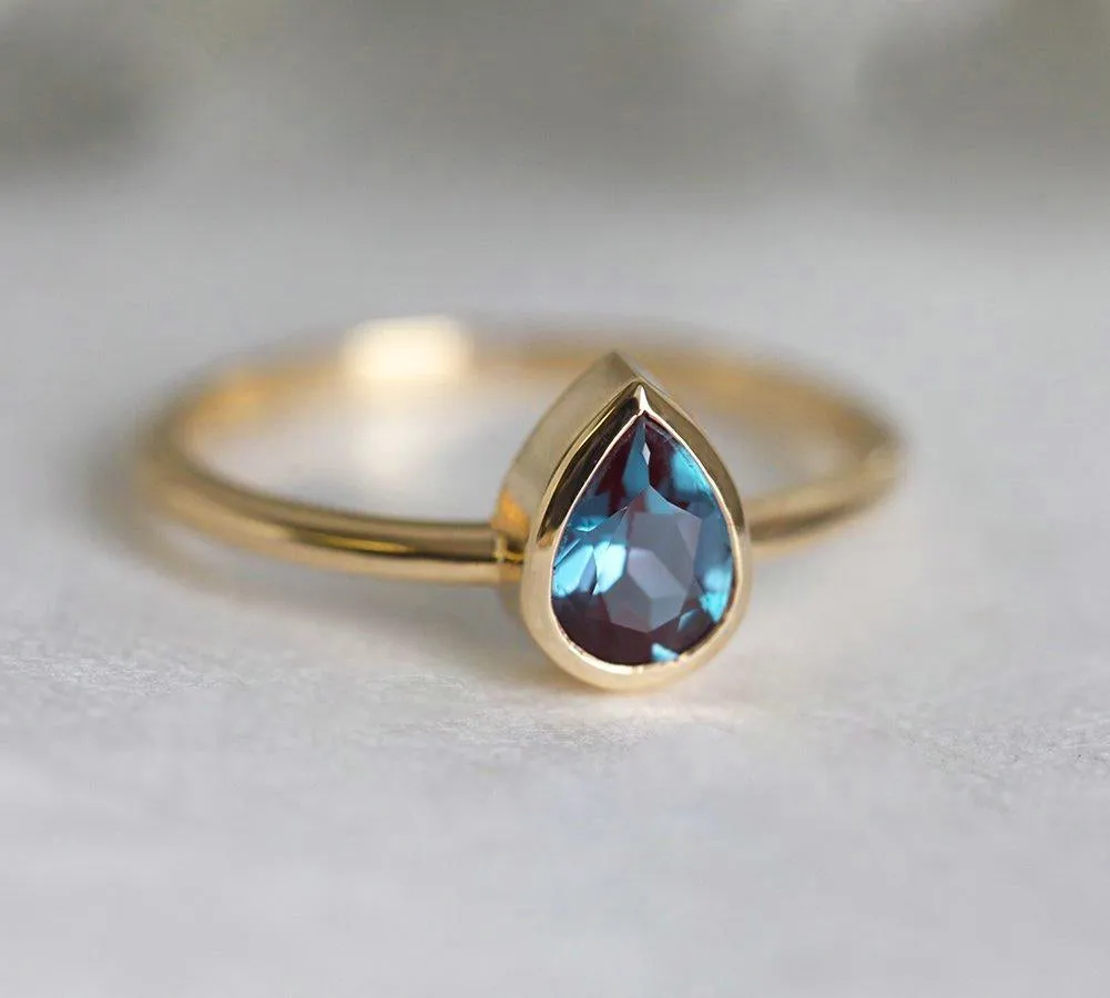 Esperanza Alexandrite Ring