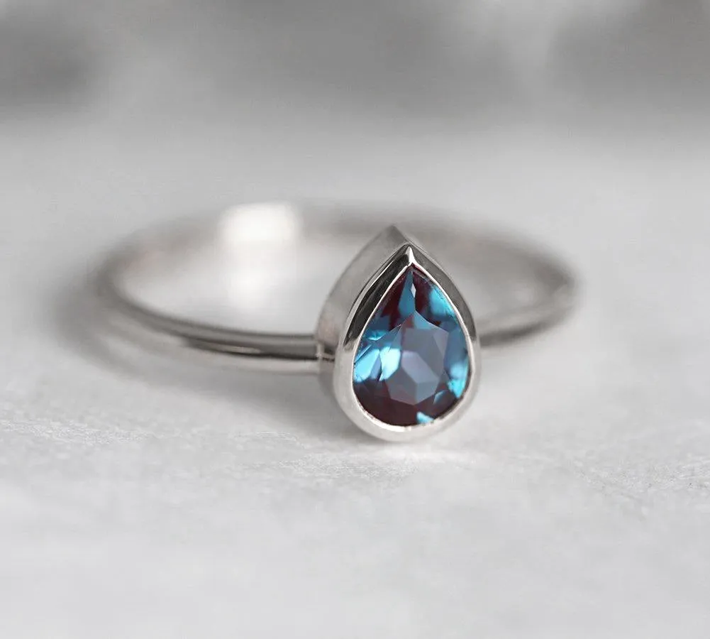 Esperanza Alexandrite Ring