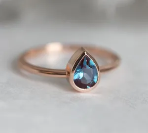 Esperanza Alexandrite Ring