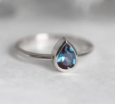 Esperanza Alexandrite Ring