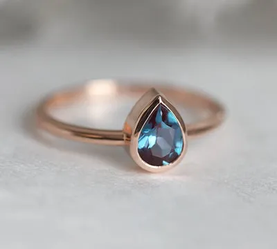 Esperanza Alexandrite Ring
