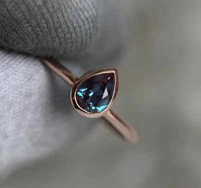 Esperanza Alexandrite Ring