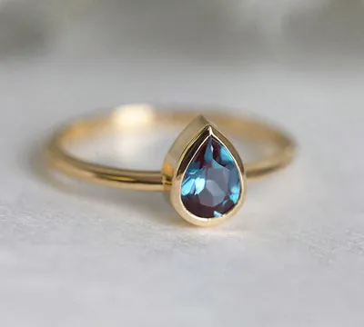 Esperanza Alexandrite Ring