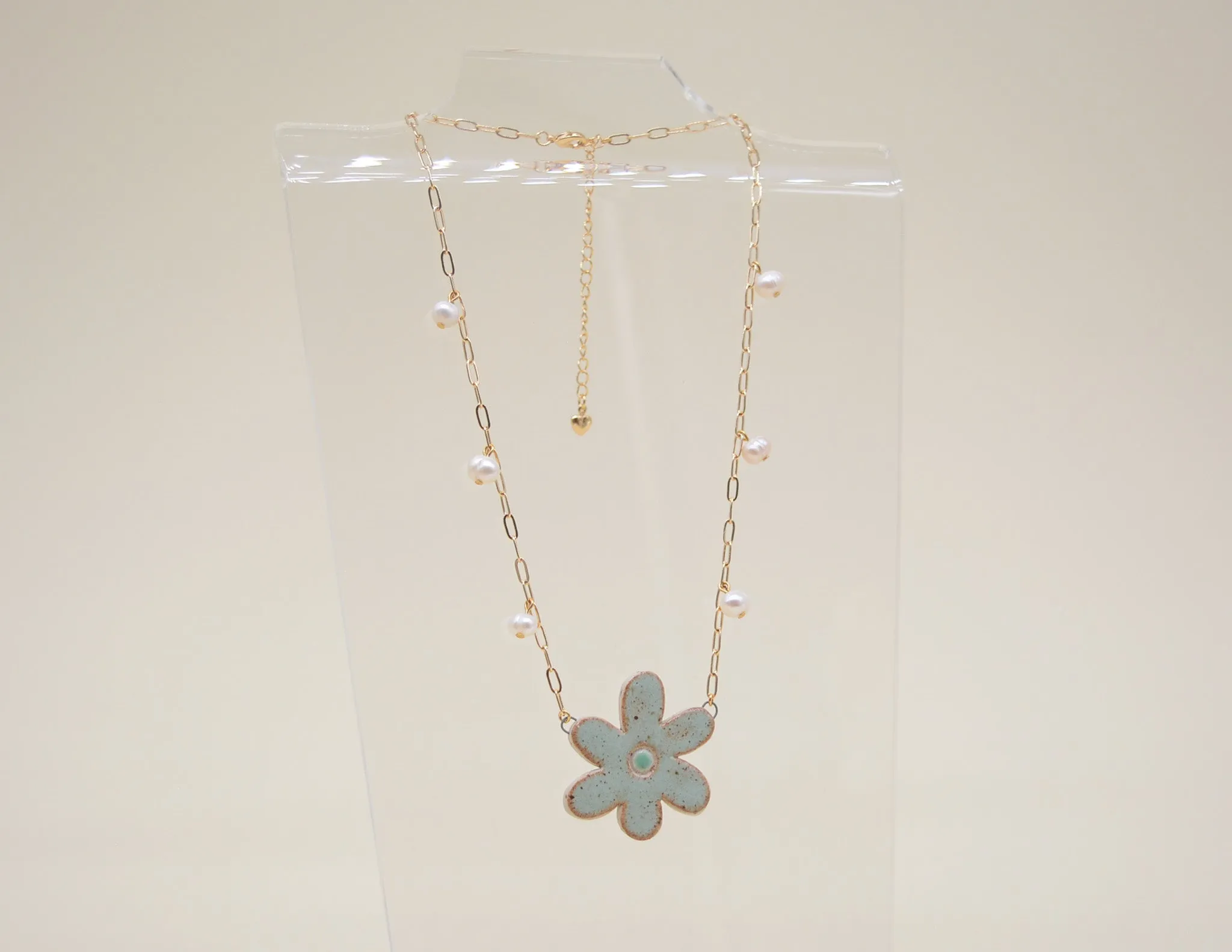 Green Daisy and Pearls Necklace