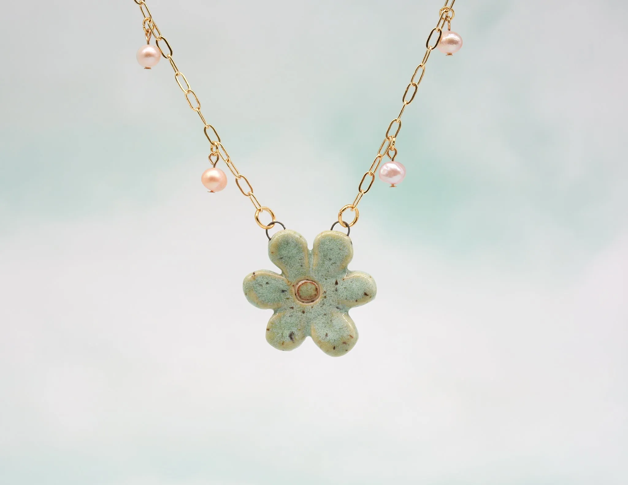 Green Daisy Necklace
