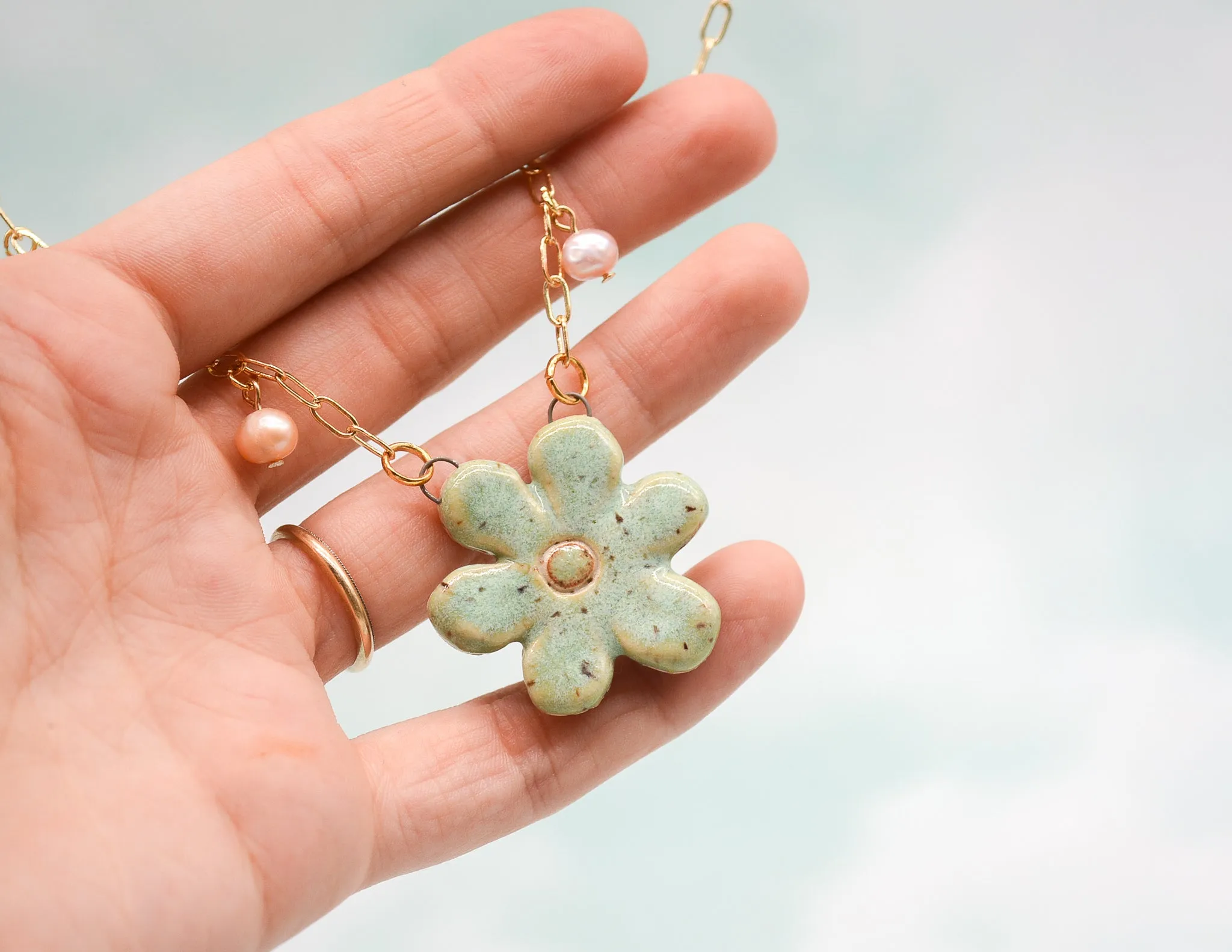 Green Daisy Necklace