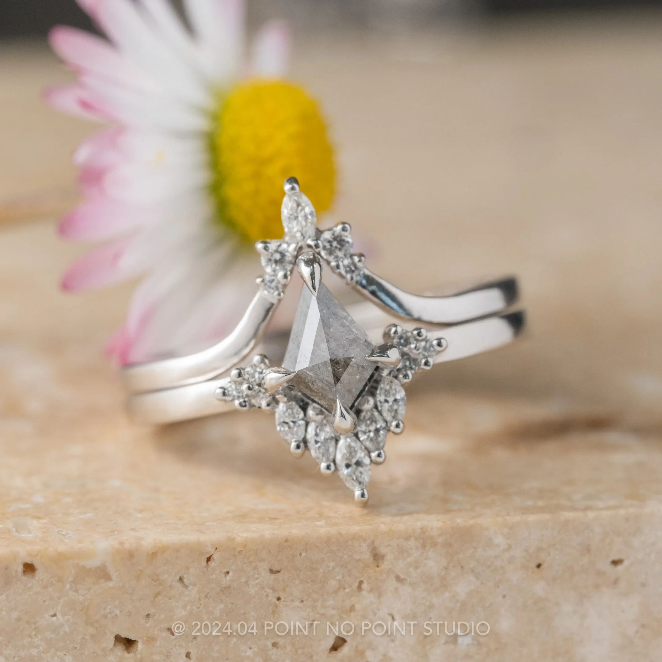 Marquise Diamond Freya Band, Platinum