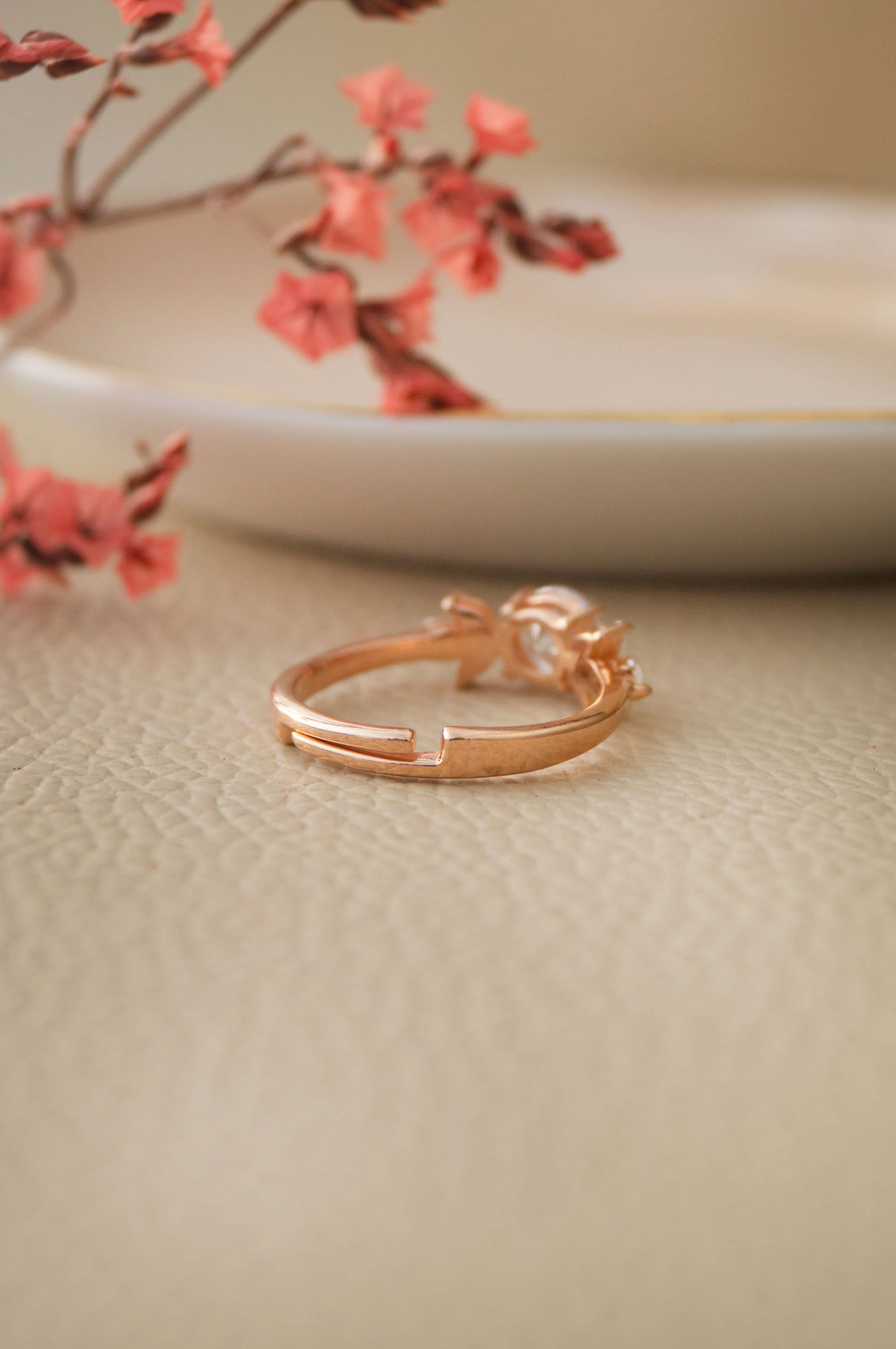 Ornate Solitaire Gold Plated Sterling Silver Adjustable Ring Love Hamper ❤️