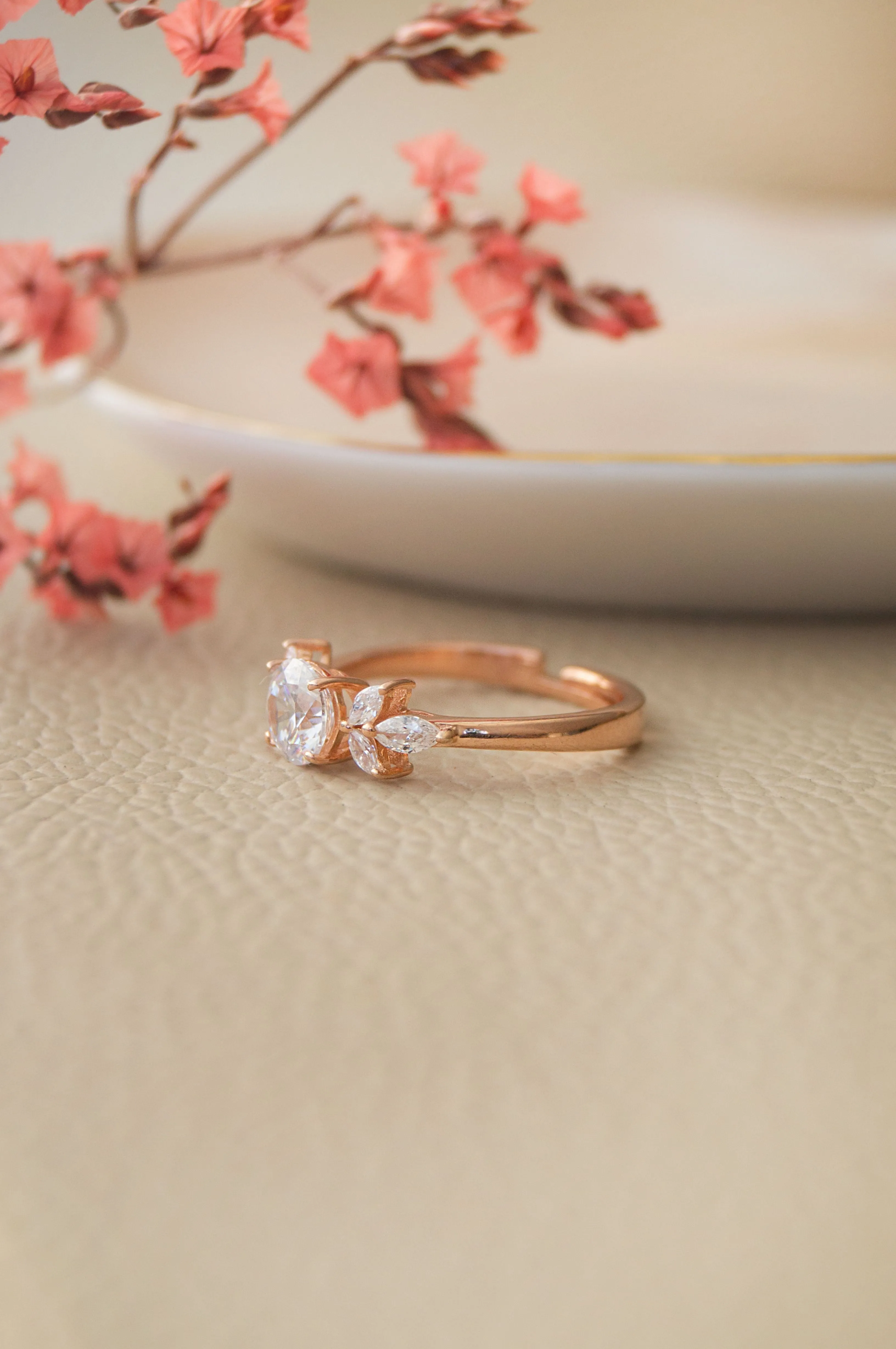 Ornate Solitaire Gold Plated Sterling Silver Adjustable Ring Love Hamper ❤️
