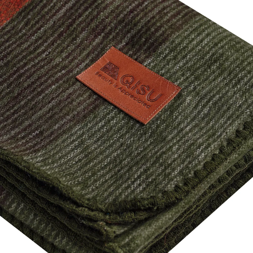 QISU Sea Foam Volcano Stripe Alpaca Throw Blanket – Vibrant Artisan Christmas Gift