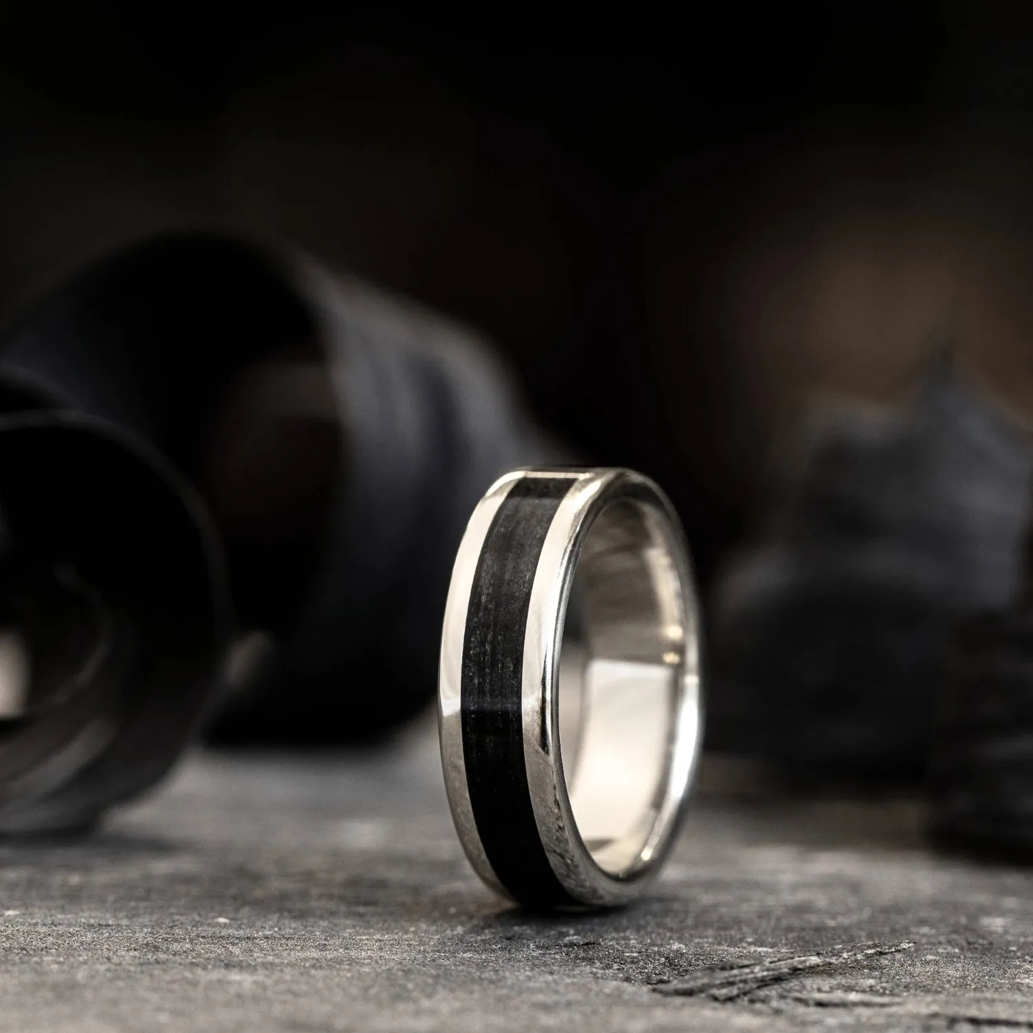 The Speakeasy | Men's Gold Wedding Band with Black Whiskey Barrel Wood