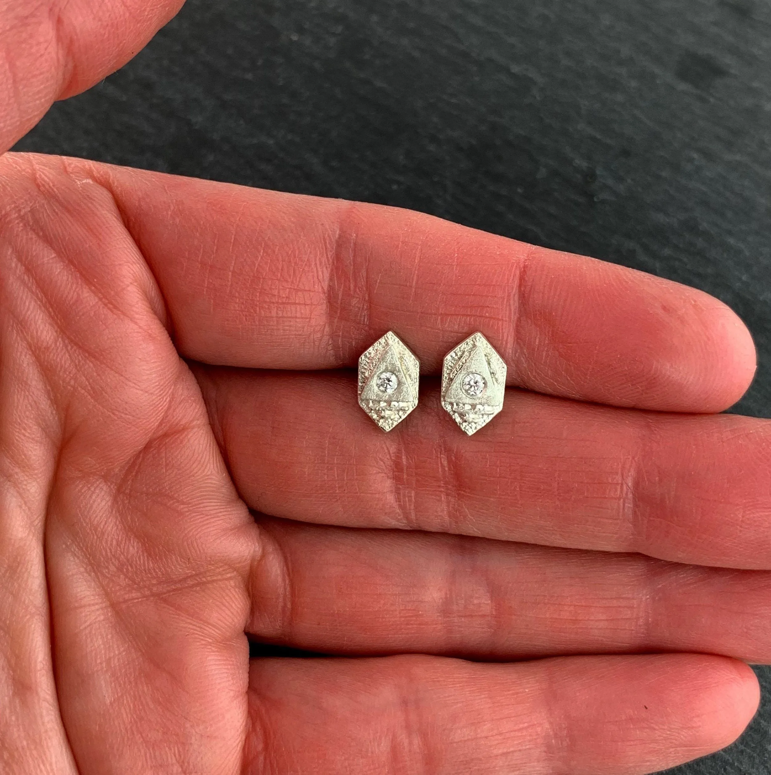 Tiny Atlantis Studs - Silver, bright or ox